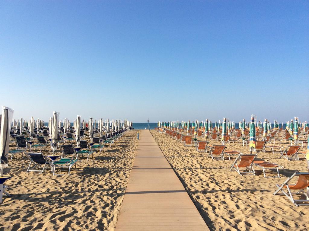 Appartamenti Alaska Bibione Bagian luar foto